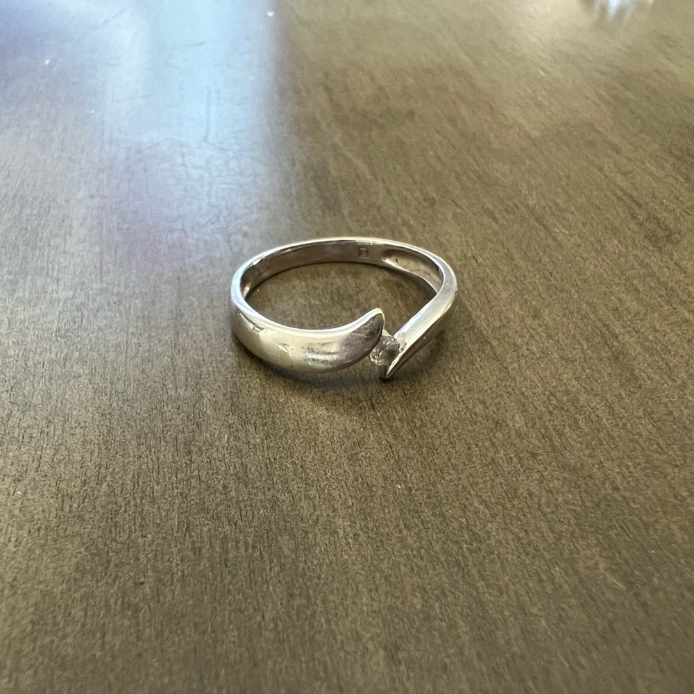 Diamond ring
